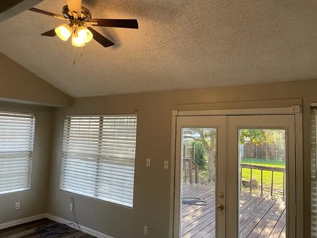 2109 Regency Dr — Photo 11