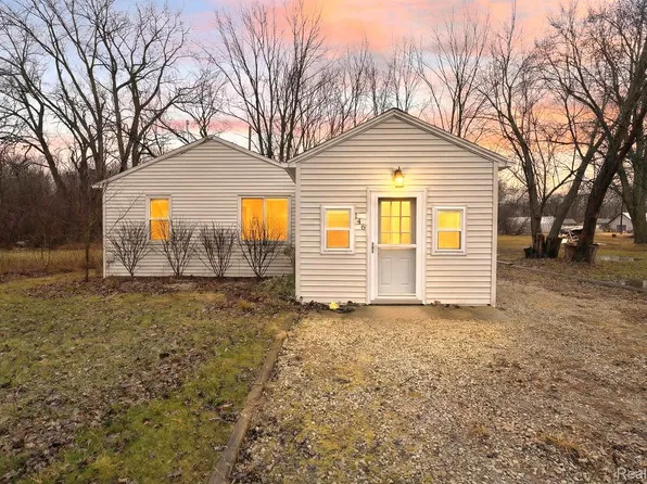 146 Virginia St, Carleton, MI 48117
