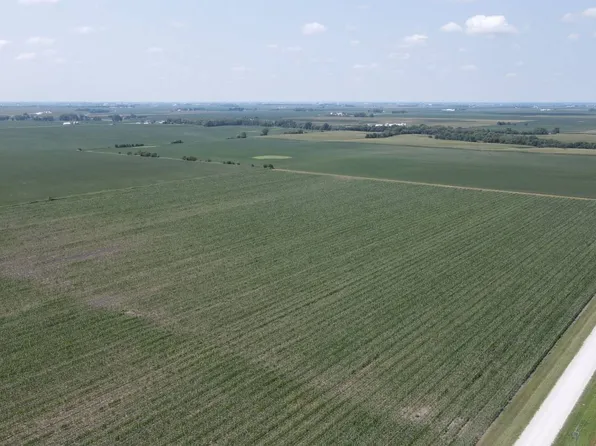 1760 Marsh Ave, Mount Union, IA 52644