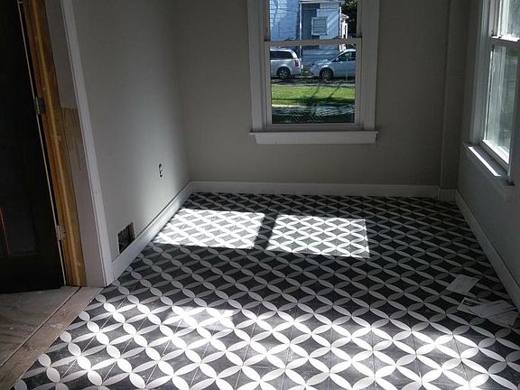 4th image of 269 Hirst Ave