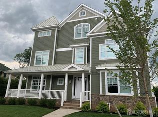 129 Green St #B, Woodbridge, NJ 07095
