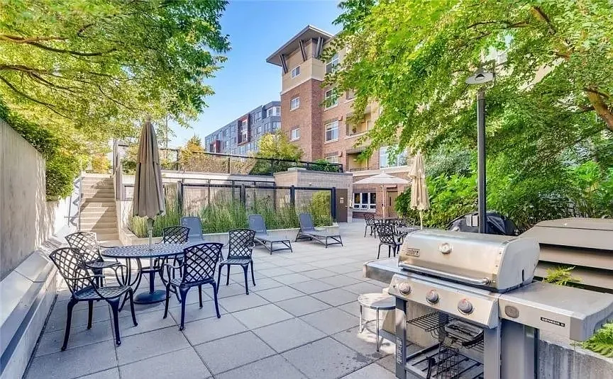 1 bed, 833 sqft, $2,900 — Photo 4