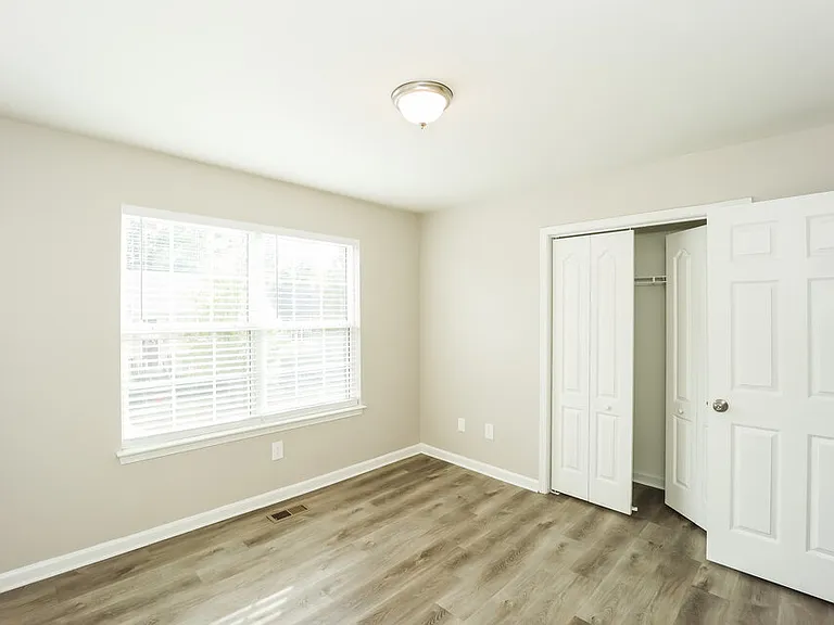 575 Sycamore Dr — Photo 13