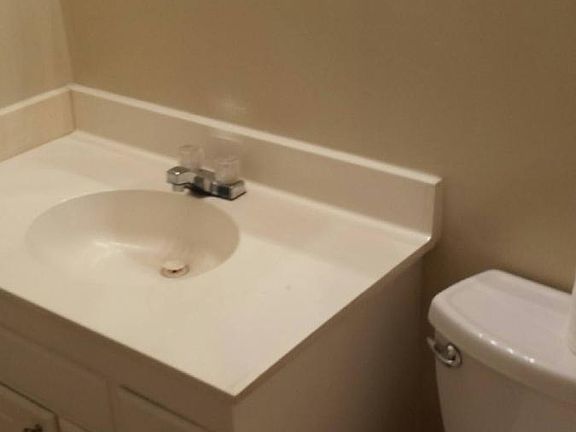 3rd image of 4514 Rolling Hill Dr