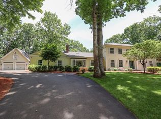 33 Buttonwood Rd, Bedford, NH 03110