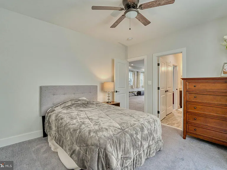 4107 Virginia St — Photo 29