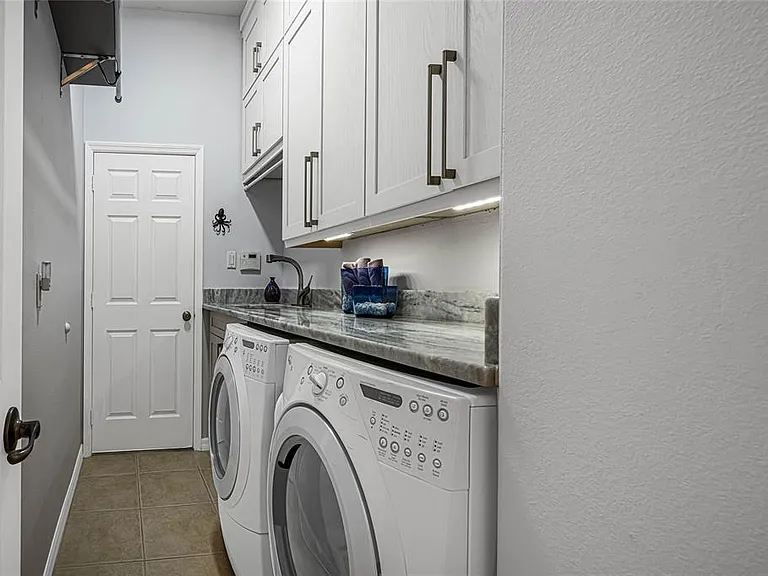 956 Scherer Way — Photo 26