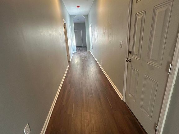 3rd image of 550 Longfield Ave