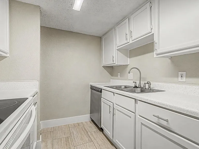 9552 Windswept Ln #9552 — Photo 12