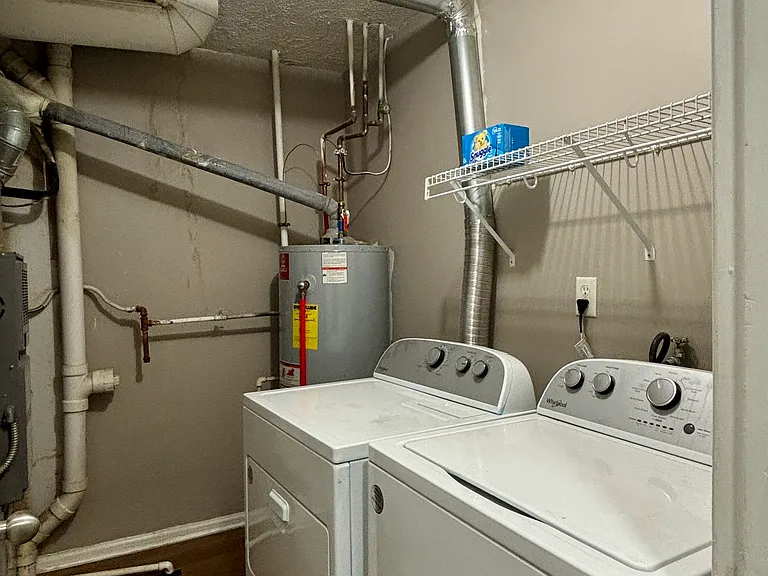 6086 Southbay Dr — Photo 26