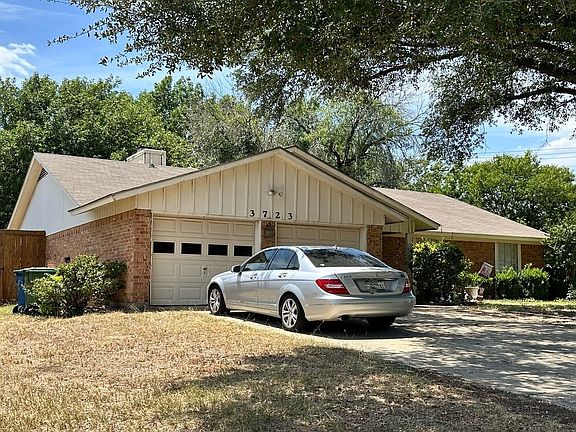 2nd image of 3723 Twin Oaks Ct