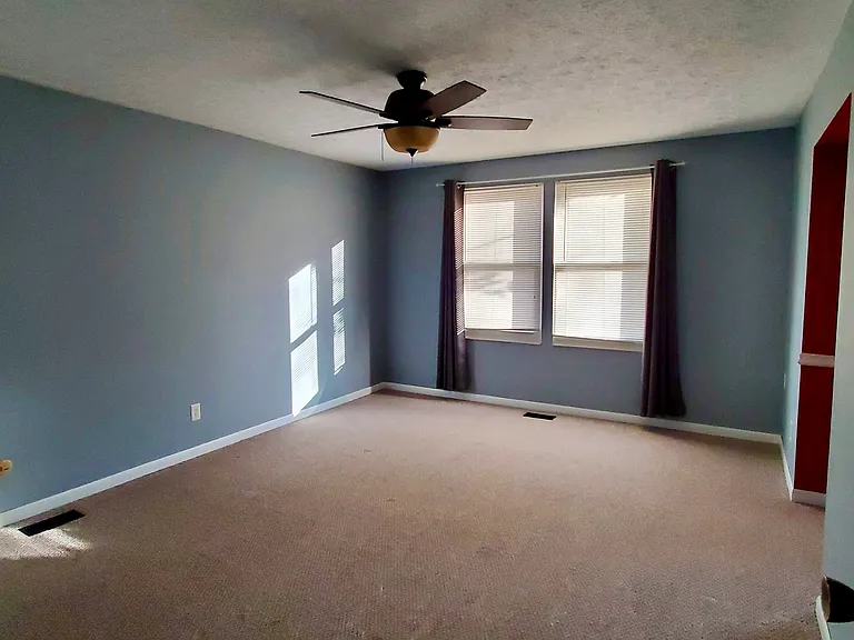 2426 Sanford Dr — Photo 9