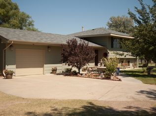 4070 N Big Lowe Rd, Holcomb, KS 67851