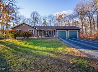 4 Hobbs Ln, Fort Edward, NY 12828