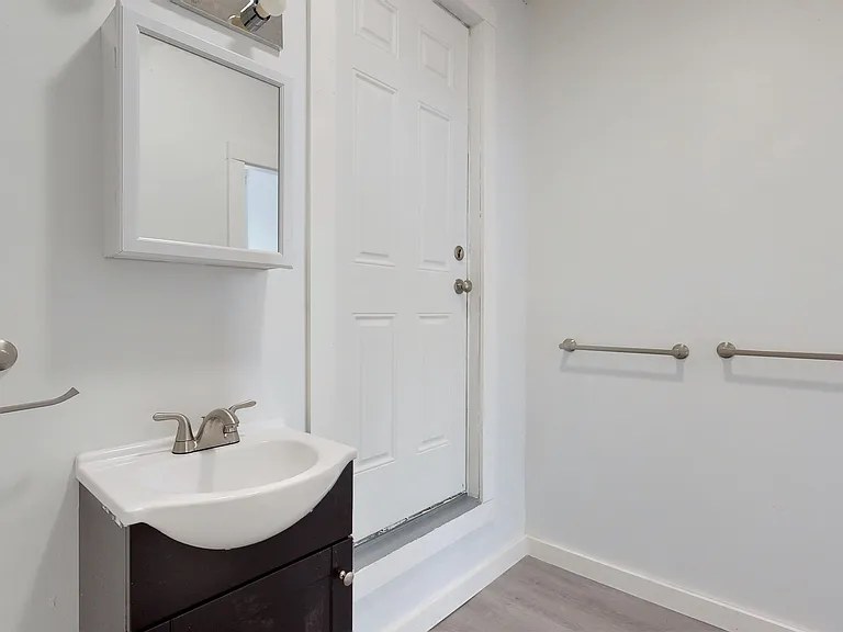 907 Main St #204 — Photo 9