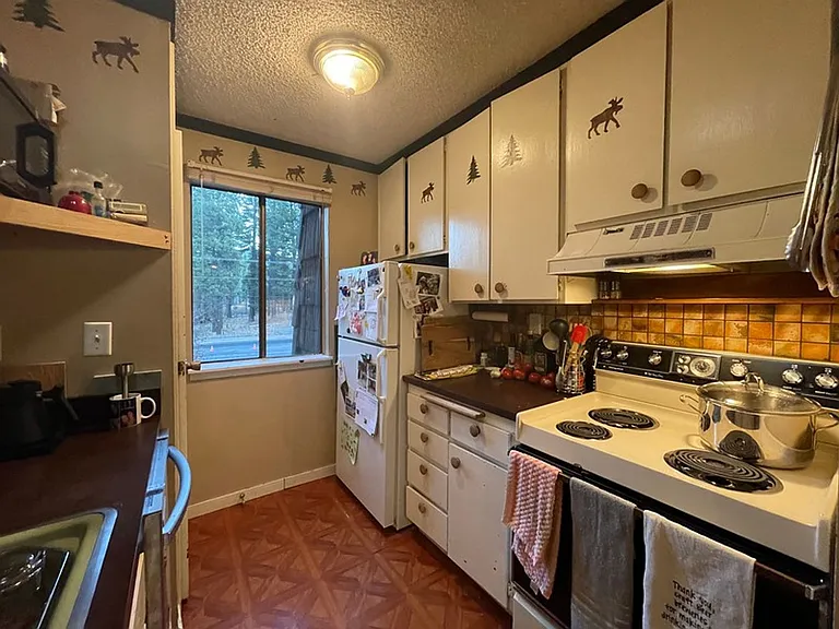 7600 N Lake Blvd #6 — Photo 9