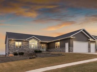104 Summit Dr, Tipton, IA 52772