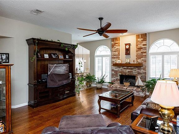 4th image of 3044 Marigold Dr