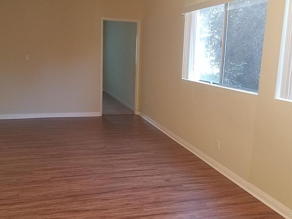 4th image of 6121 Woodman Ave APT 115