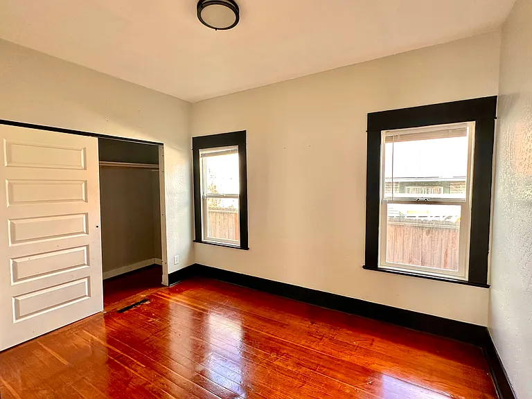 23 Rose Ave — Photo 13