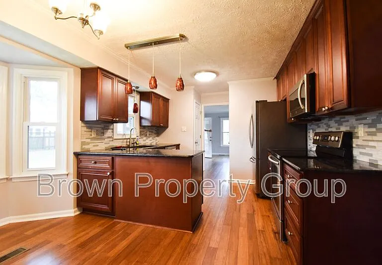 5804 Norman Pl — Photo 9