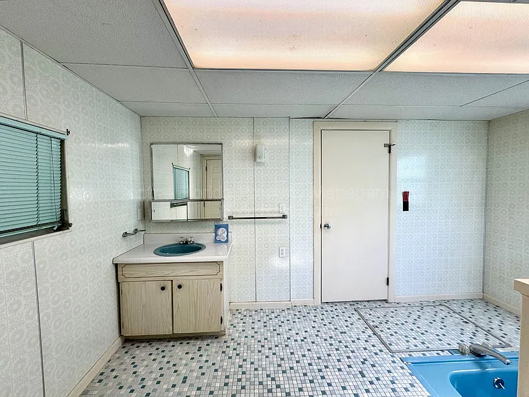 1074 Gerona Ave — Photo 21