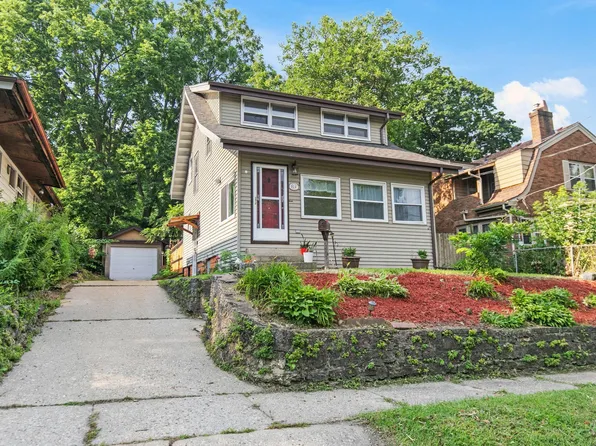 924 King St, Rockford, IL 61103