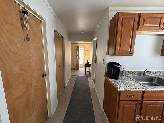 5th image of 1495 Broadway Rd