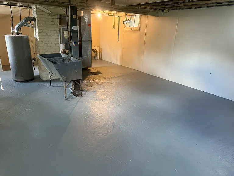 126 Wesley Ave — Photo 9