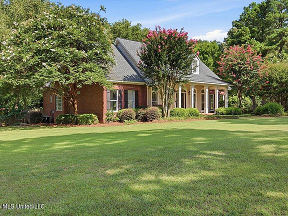 3rd image of 108 Blueberry Hill Ln