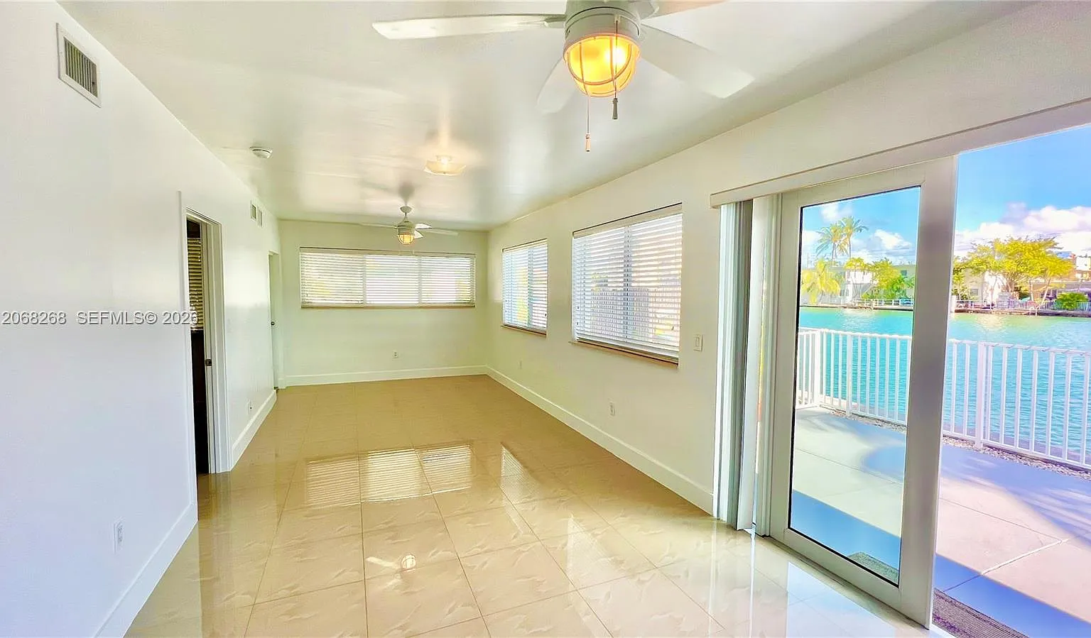 Biscayne Bch Sub — Photo 3