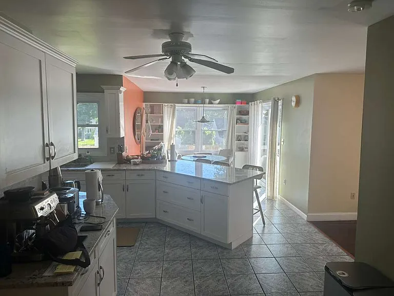 1790 Stratfield Rd — Photo 6