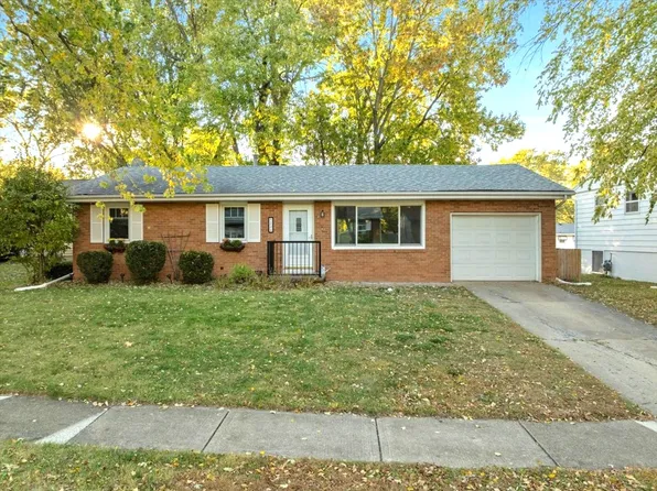 1224 Townley Dr, Bloomington, IL 61704