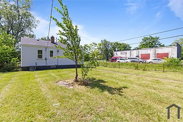 27334 Notre Dame St — Photo 21