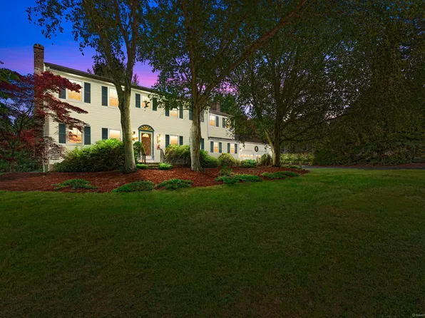 13 Enid Lane, East Lyme, CT 06333