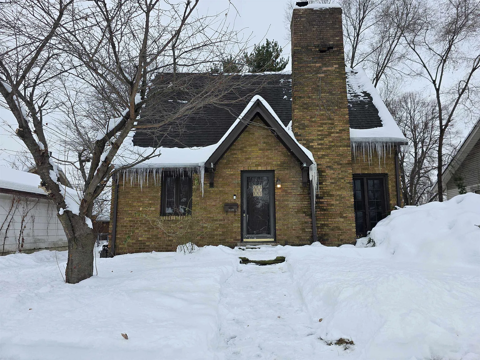 2108 Burton St photo 1