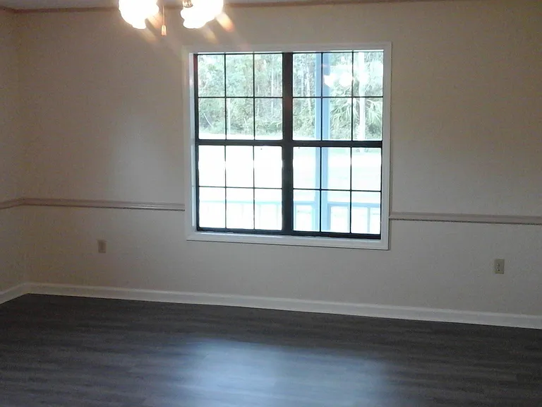 2626 Oak St — Photo 13