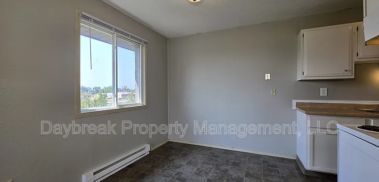 2414 3rd Ave N #17 — Photo 3