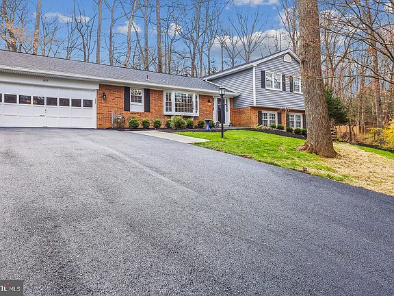 3rd image of 12113 Westwood Hills Dr