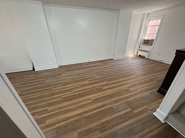 1st image of 1016 W 5th St