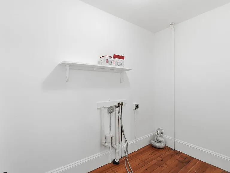 457 N Franklin St — Photo 11