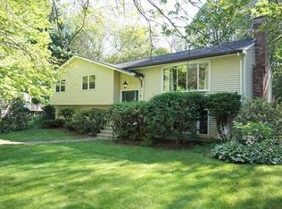 16 Overlook Dr, Westborough, MA 01581