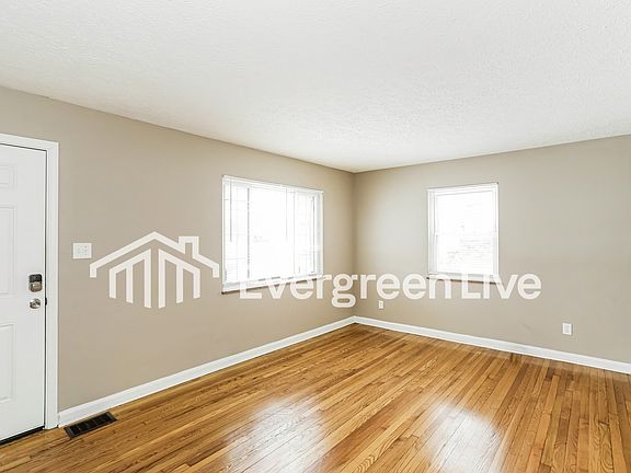 3rd image of 1624 Marilyn Ln