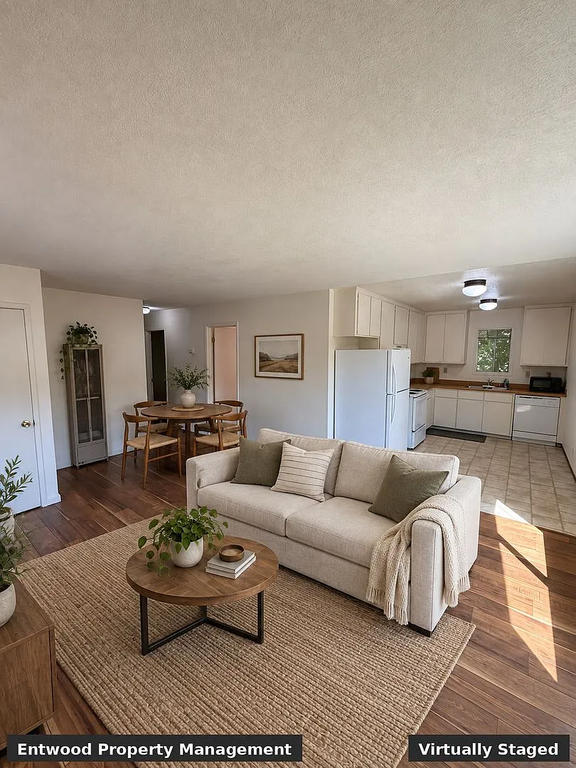 1448 Warner St — Photo 2