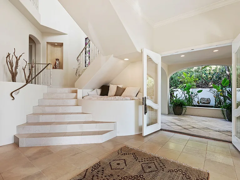 320 Calle Elegante — Photo 9