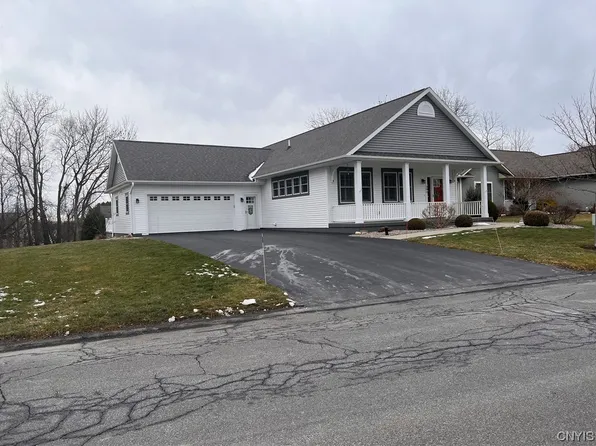 203 Donnelly St, Camillus, NY 13031