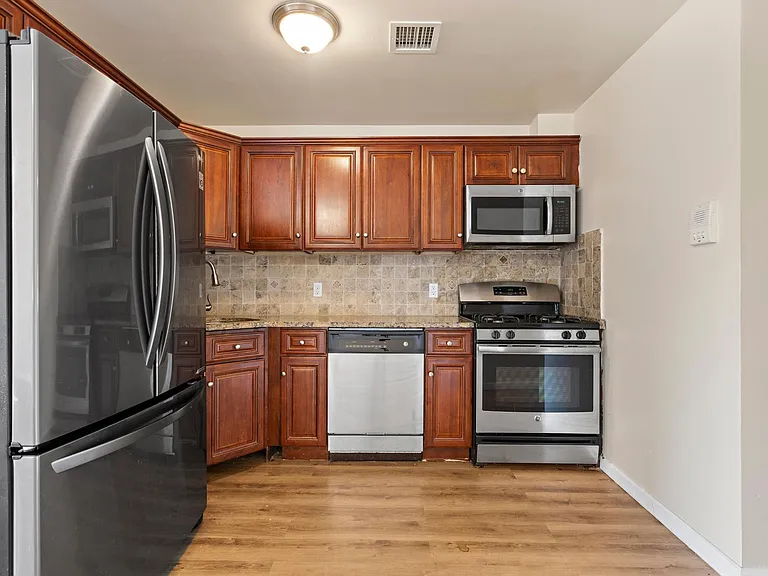 765 Ocean Ave #1 — Photo 8