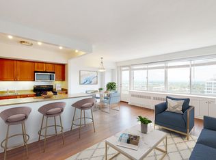 Dorchester, Saint Louis, MO 63105
