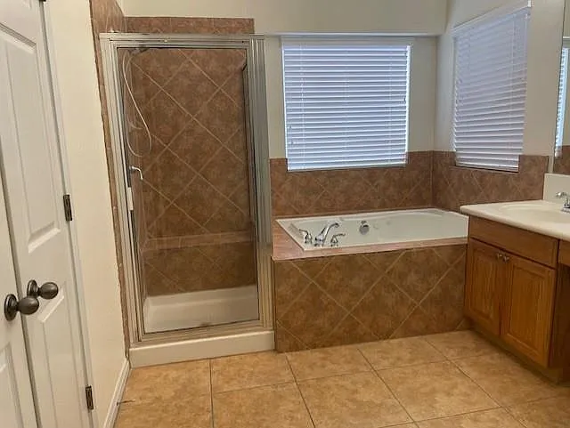 2412 Tivoli Dr — Photo 9