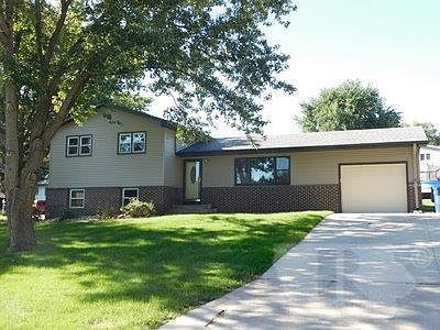 1st image of 801 S Park Dr